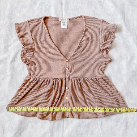 Altar’d State Top (Size: M) - Picture 8 of 8